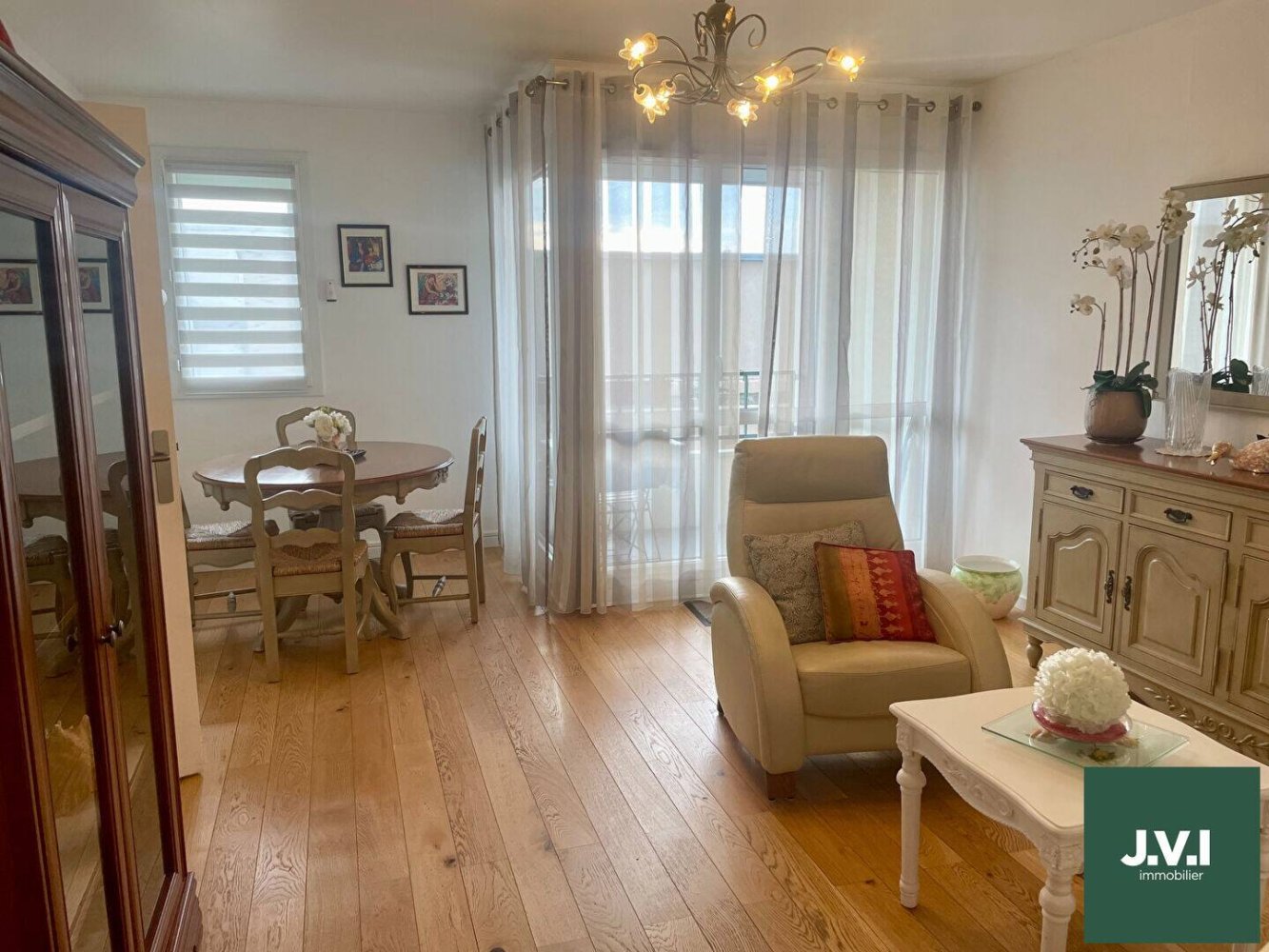 Apartamento de 3 dormitorios en Montmorency, France No. 134914