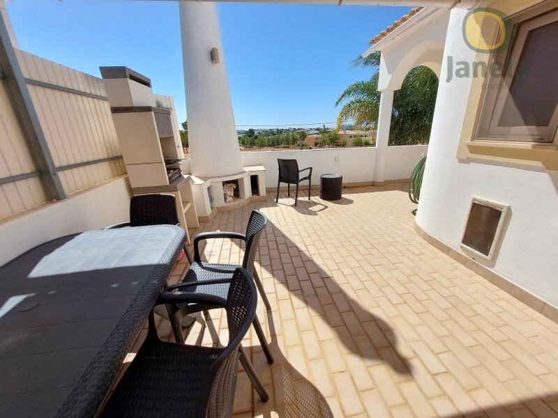 5 bedrooms Villa in Faro, Portugal No. 120030