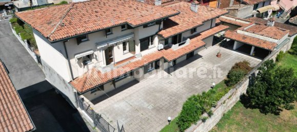 Villa de 2 dormitorios en Comezzano Cizzago, Italy No. 377054 4