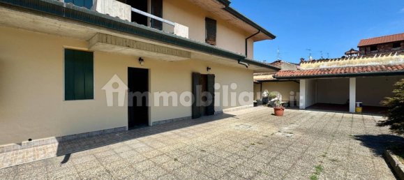 Villa de 2 dormitorios en Comezzano Cizzago, Italy No. 377054 8