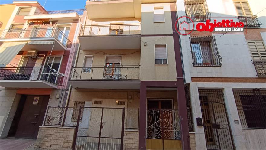 8 rooms Building in Cerignola, Italy No. 319641