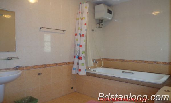 Вилла с 4 спальнями в Тэйхо, Вьетнам № 1736