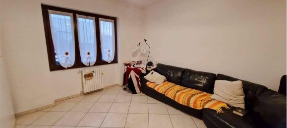 Apartamento de 4 habitaciónes en Besozzo, Italy No. 26033 2