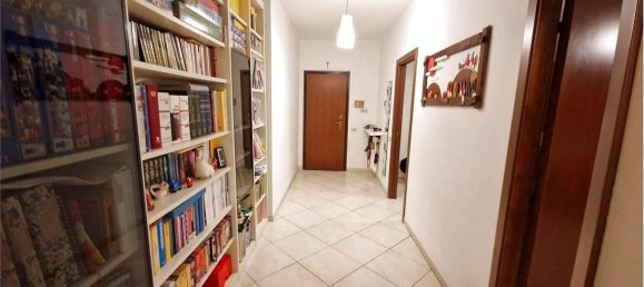 Apartamento de 4 habitaciónes en Besozzo, Italy No. 26033 20