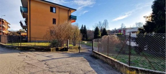 Apartamento de 4 habitaciónes en Besozzo, Italy No. 26033 23