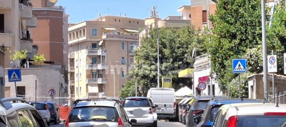 2 rooms Commercial property in Rome, Italy No. 349177 19