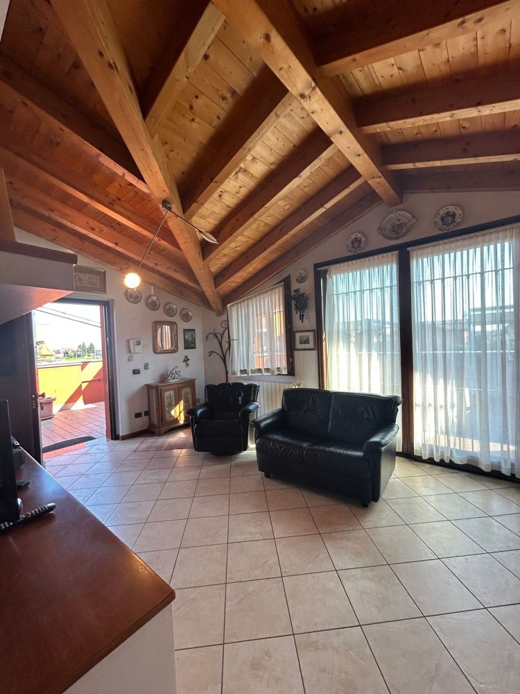 3غرفة شقة في Seriate, Italy رقم 258812