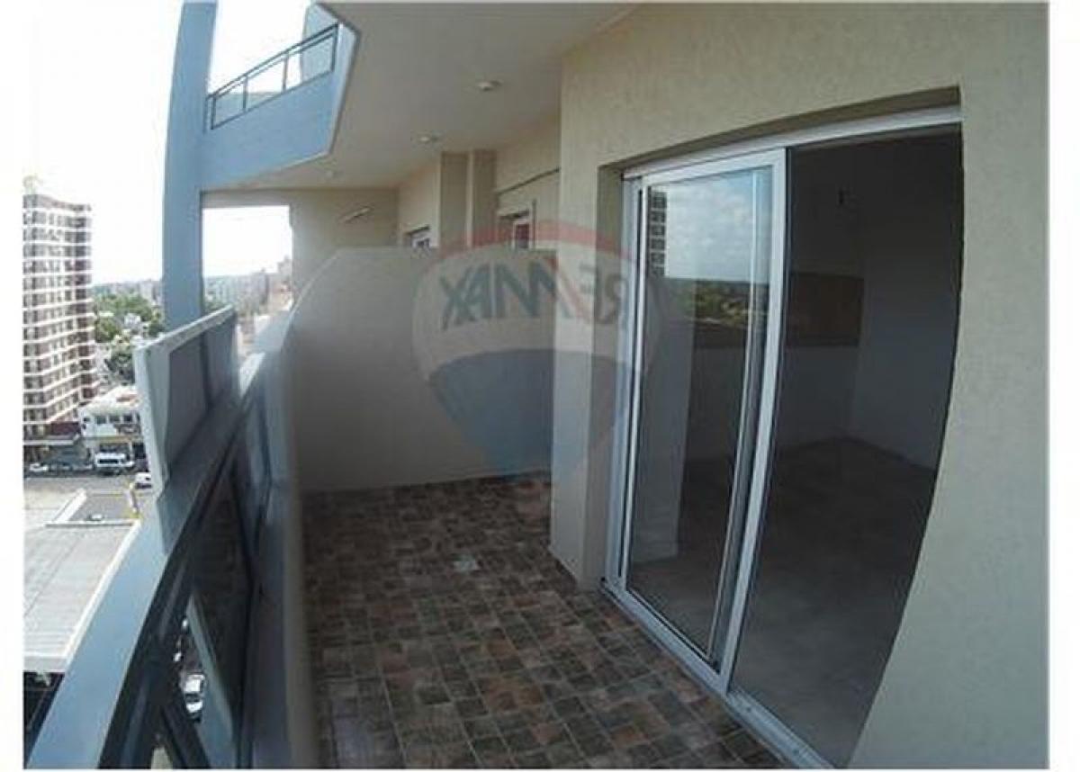 Studio in Lanus, Argentina No. 7753