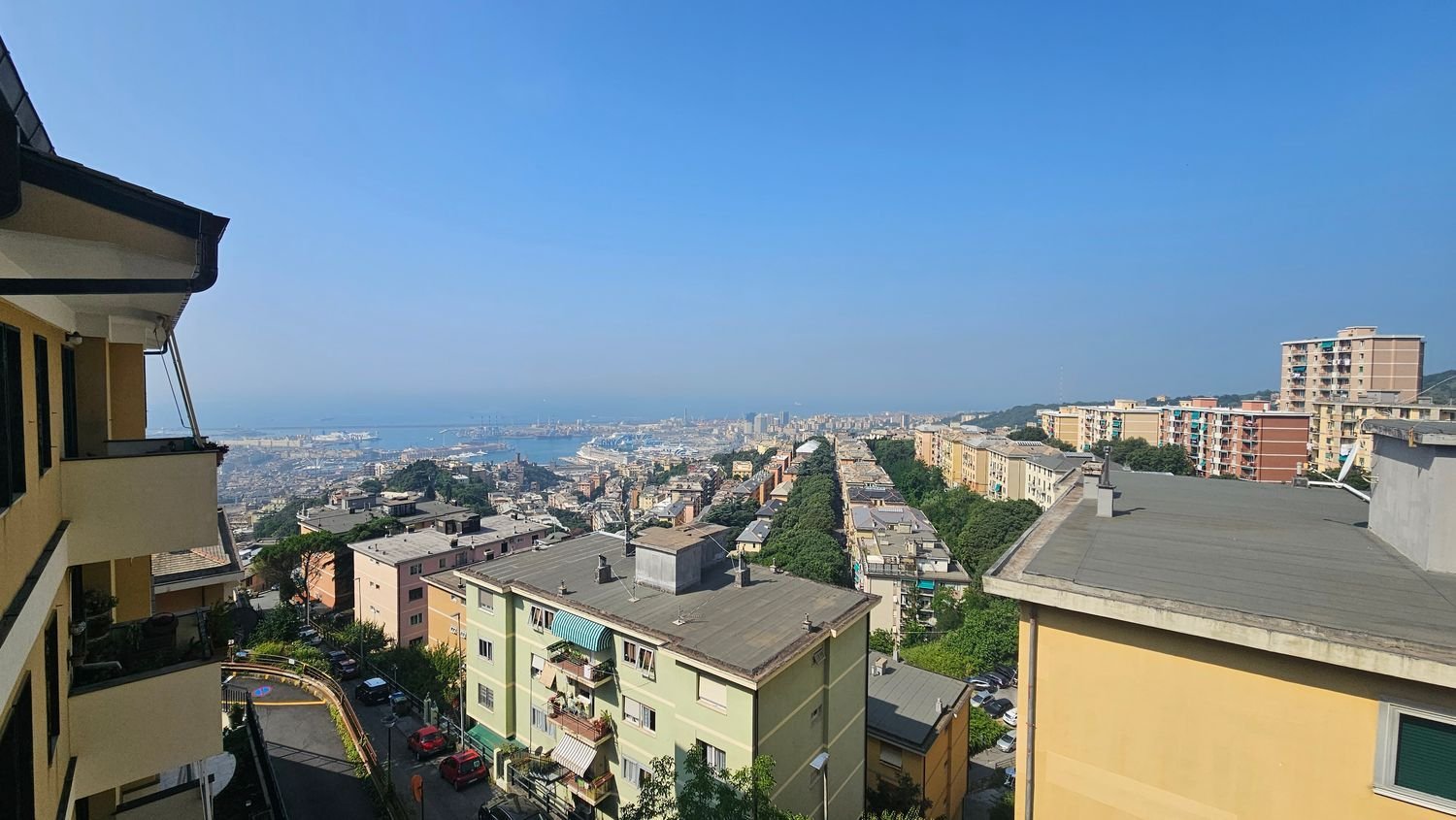 5 bedrooms Apartment in Genoa, Italy No. 341922