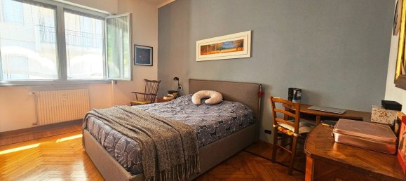 5 bedrooms Apartment in Genoa, Italy No. 341922 18