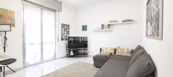2 rooms Apartment in Senago, Italy No. 274429 2