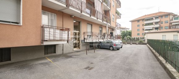 2 rooms Apartment in Senago, Italy No. 274429 3