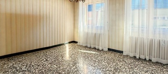 2 bedrooms House in Le Creusot, France No. 271673 2