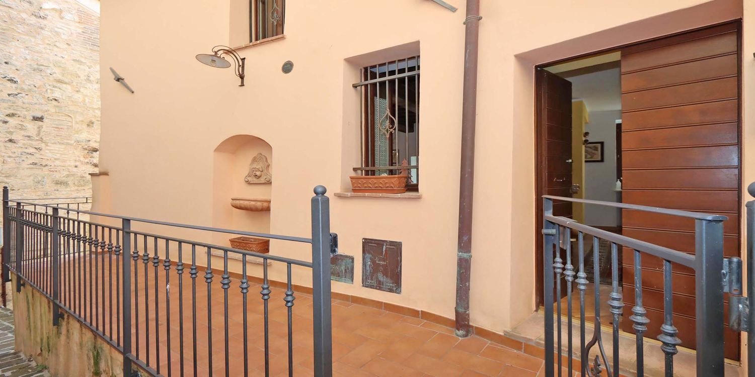 4-salle Maison à Nocera Umbra, Italy No. 108809