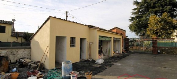 3 bedrooms Apartment in Capannori, Italy No. 42724 5