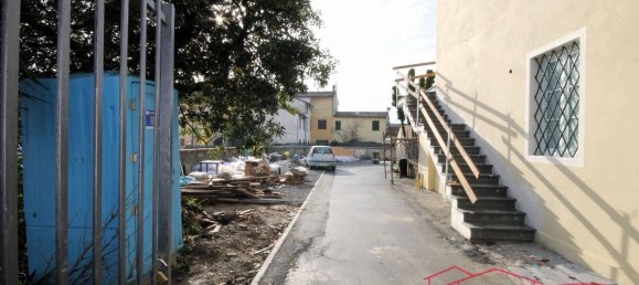 3 bedrooms Apartment in Capannori, Italy No. 42724 9