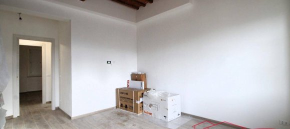 3 bedrooms Apartment in Capannori, Italy No. 42724 10