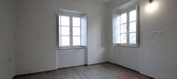 3 bedrooms Apartment in Capannori, Italy No. 42724 11