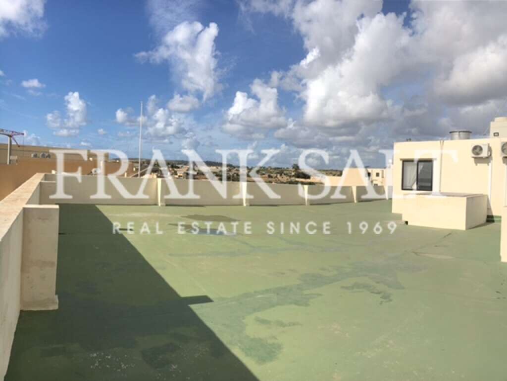 Квартира с 2 спальнями в Айнсилем, Мальта № 5577