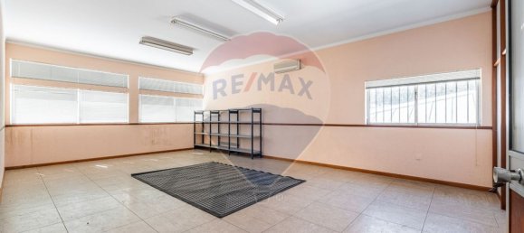285m² Warehouse in Fafe, Portugal No. 38727 7