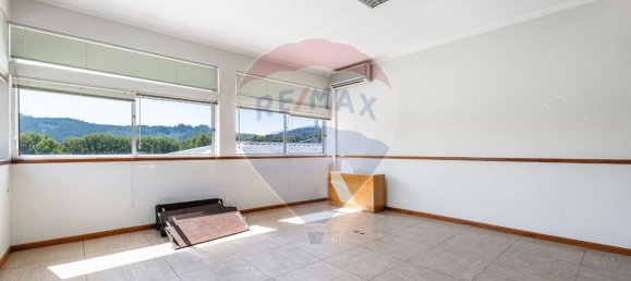 285m² Warehouse in Fafe, Portugal No. 38727 4