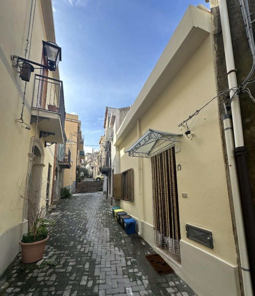 Таунхаус с 1 спальней в Кастрореале, Италия № 151301