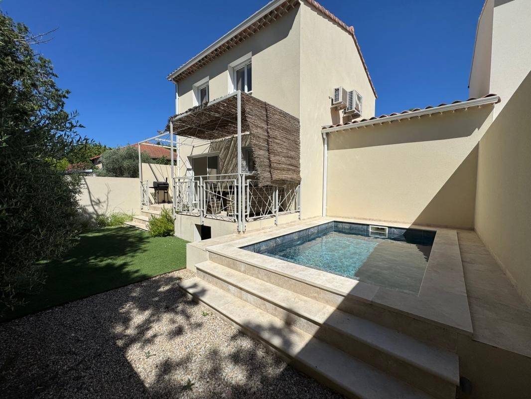 3 bedrooms Villa in Carpentras, France No. 359246
