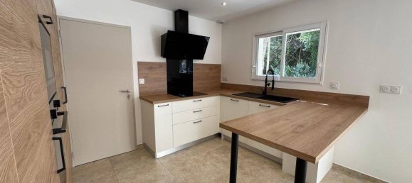 3 bedrooms Villa in Carpentras, France No. 359246 7