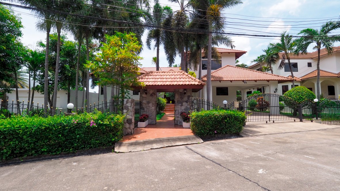 5 غرف نوم منزل في Bang Lamung, Thailand رقم 22954