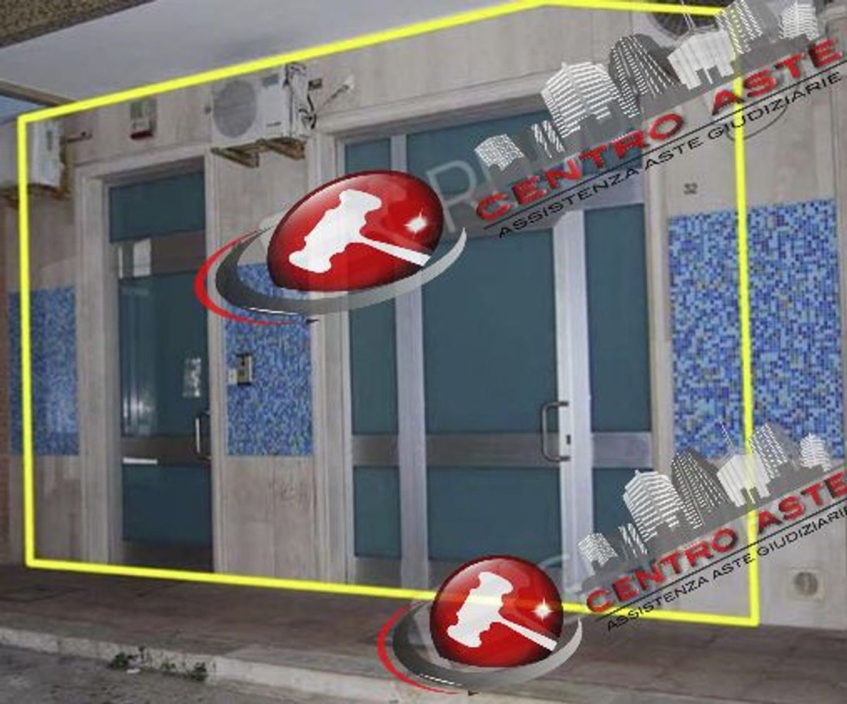 Oficina en Giovinazzo, Italy 70 m² No. 235793