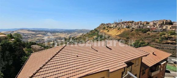 Дом с 3 спальнями в Энна, Италия № 355358 10