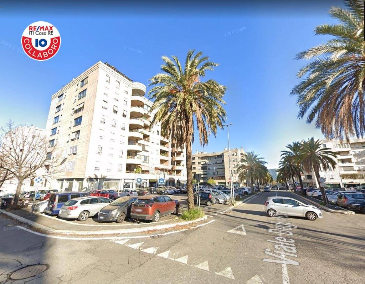 1-Zimmer Gewerbliche Immobilie in Rome, Italy, Nr. 52577