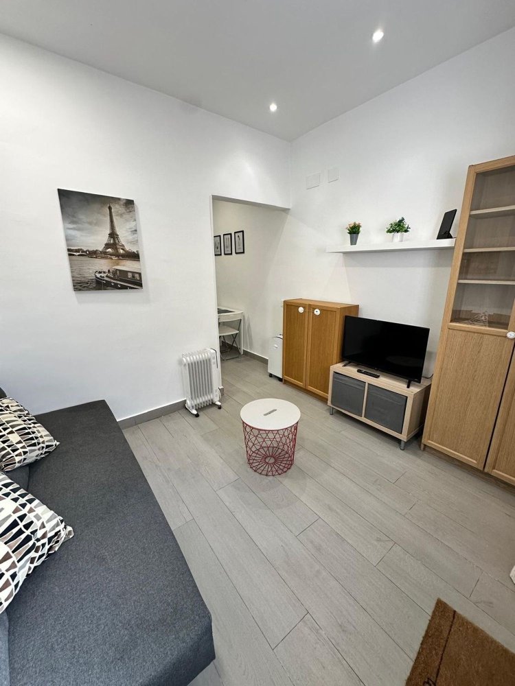 1 bedroom Apartment in Madrid, Spain No. 191381