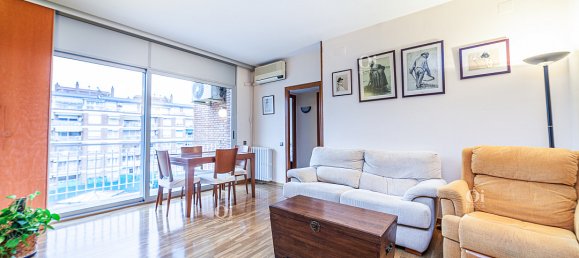 3 rooms Apartment in Barcelona, Spain No. 404 2