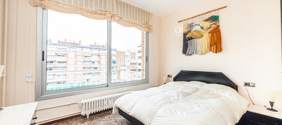 3 rooms Apartment in Barcelona, Spain No. 404 23