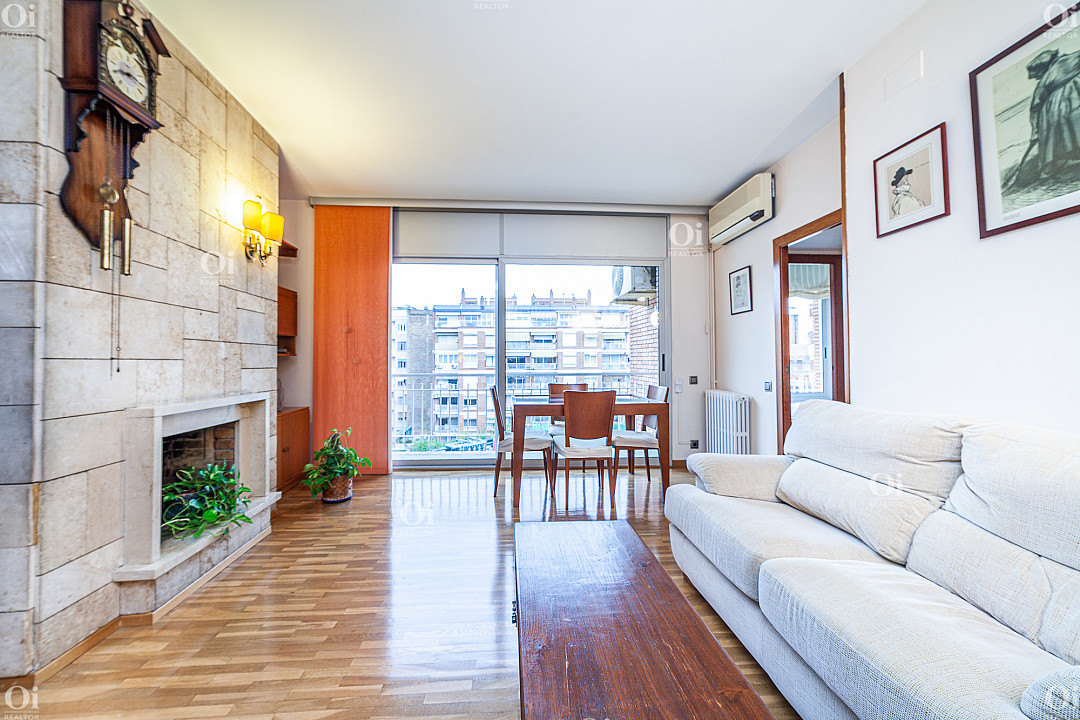 3 rooms Apartment in Barcelona, Spain No. 404