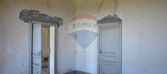 Casa de 10 habitaciónes en Adrano, Italy No. 305593 16