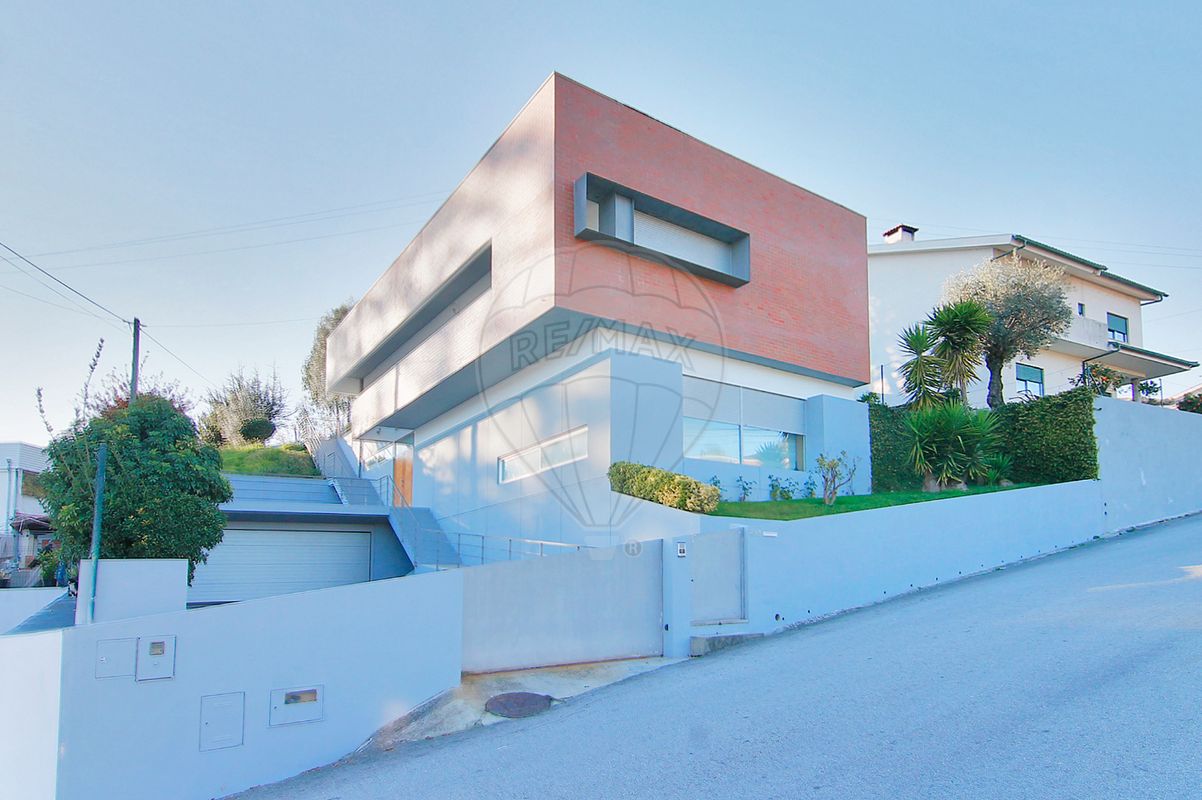 4 bedrooms House in Guimaraes, Portugal No. 42542