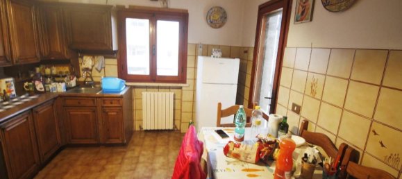 5 rooms House in Vinci, Italy No. 114720 3