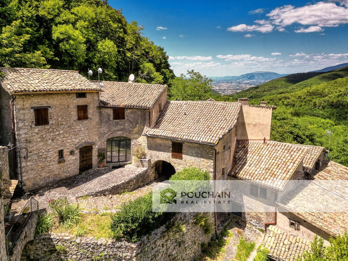 5 bedrooms Apartment in Spoleto, Italy No. 358131