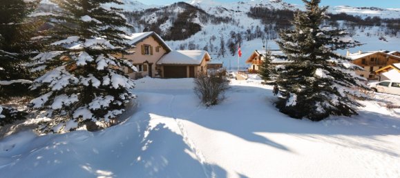 3 bedrooms Apartment in Les Belleville, France No. 942 6