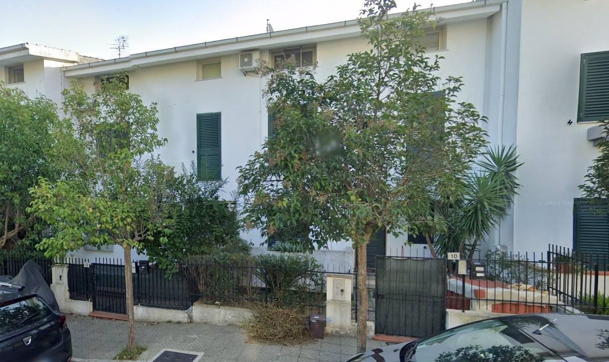 6 rooms House in Castrolibero, Italy No. 22191