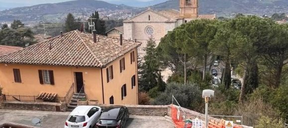 2 Schlafzimmer Wohnung in Perugia, Italy, Nr. 217833 4