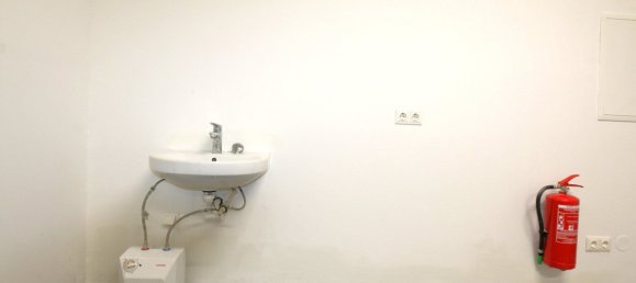 36m² Commercial property in Brigittenau, Austria No. 132054 3