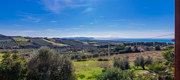 5-salle Appartement à San Vincenzo, Italy No. 50836 8