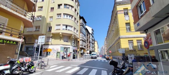 Apartamento de 4 dormitorios en Santander, Spain No. 145976 17
