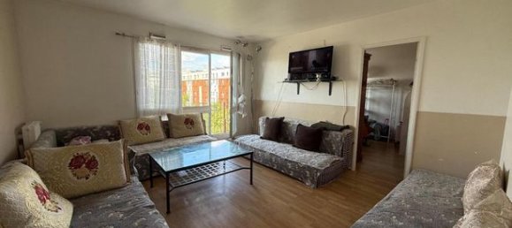 Apartamento de 1 dormitorio en Garges-les-Gonesse, France No. 359106 2