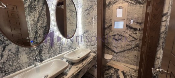 Villa de 4 dormitorios en Doha, Qatar No. 1562 17