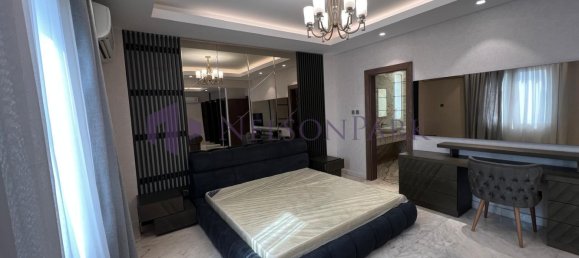 Villa de 4 dormitorios en Doha, Qatar No. 1562 3