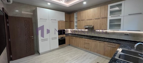 Villa de 4 dormitorios en Doha, Qatar No. 1562 19